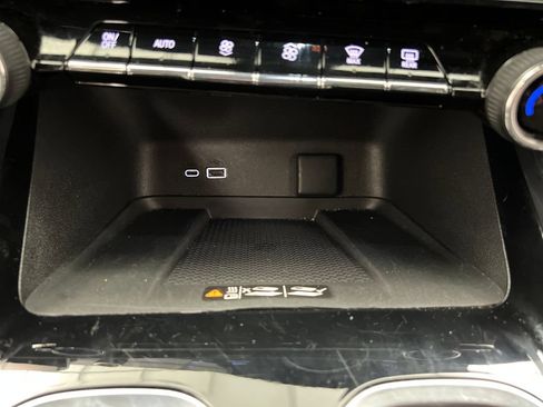 Used 2024 Chevrolet Traverse LT FWD image 53