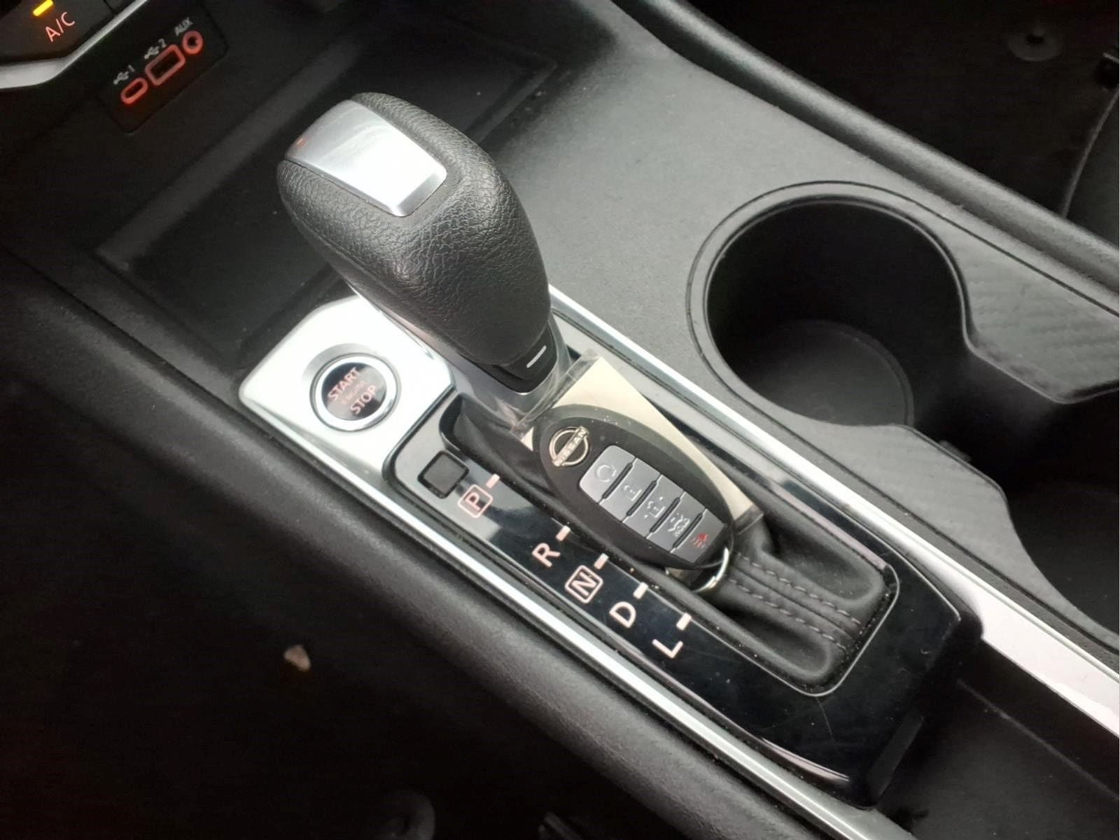 Used 2025 Nissan Altima 2.5 SV FWD image 14