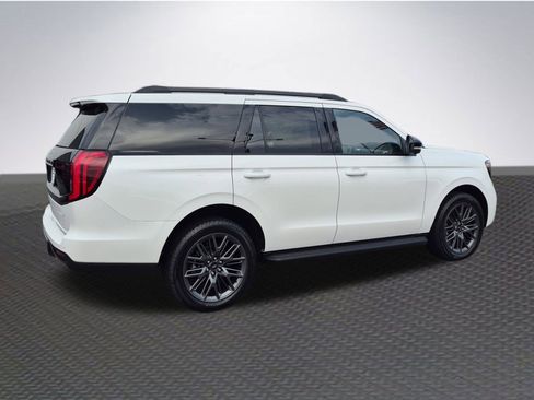 New 2026 Ford Expedition Platinum w/ Stealth Appearance Package image 4