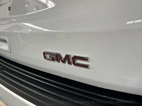 Used 2025 GMC Yukon Denali w/ Sun & Power Step Package AWD/4WD image 14