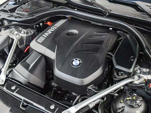 Used 2025 BMW 530i w/ Premium Package image 29