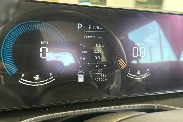 Used 2025 Hyundai Santa Fe SE FWD image 29