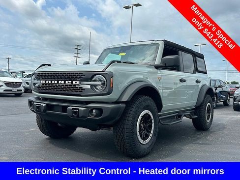 Used 2023 Ford Bronco Badlands w/ Sasquatch Package image 4