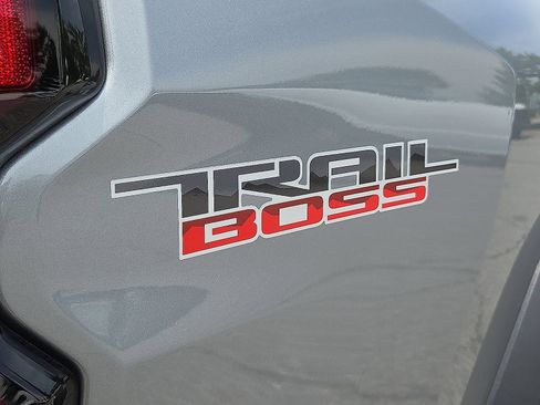 Certified 2024 Chevrolet Colorado Trail Boss w/ Advanced Trailering Package AWD/4WD image 16