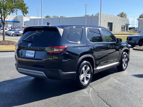 Certified 2025 Honda Pilot EX-L image 10