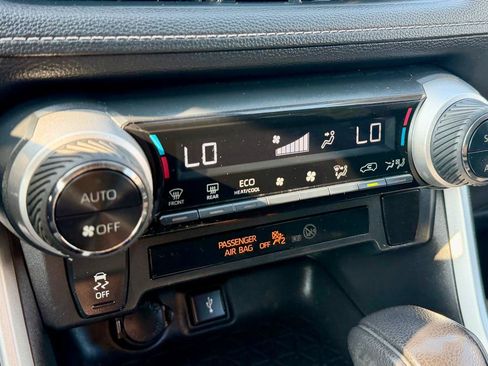 Used 2021 Toyota RAV4 XLE w/ Convenience Package AWD/4WD image 21