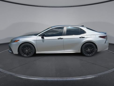 Used 2021 Toyota Camry SE w/ Convenience Package FWD image 5
