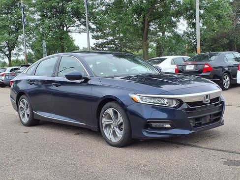 Used 2018 Honda Accord EX image 3