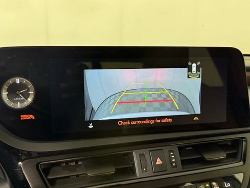 Used 2025 Lexus ES 350 w/ Premium Package FWD image 23