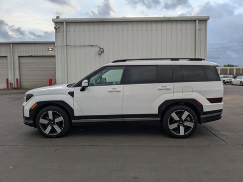 Used 2025 Hyundai Santa Fe Limited image 5