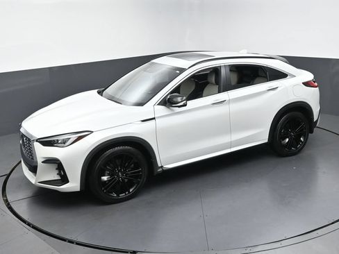 Used 2025 INFINITI QX55 Essential AWD/4WD image 3