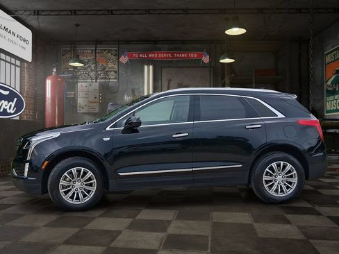 Used 2019 Cadillac XT5 Premium Luxury w/ Driver Assist Package FWD image 3