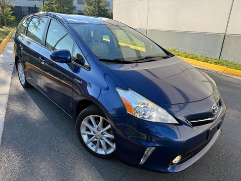 Used 2012 Toyota Prius V Five FWD image 6
