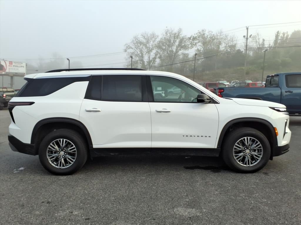 Certified 2026 Chevrolet Traverse LT AWD/4WD image 9
