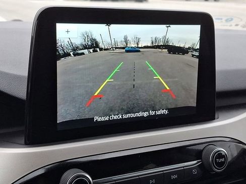 Used 2021 Ford Escape SE w/ Cold Weather Package image 4