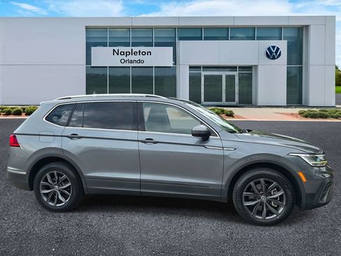Certified 2023 Volkswagen Tiguan SE FWD image 3