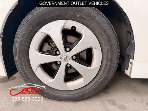 Used 2014 Toyota Prius One image 10