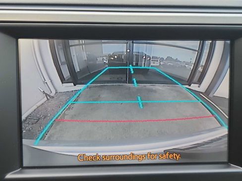 Used 2013 Toyota Camry XLE image 18