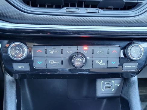 Used 2023 Jeep Compass Trailhawk w/ Sun and Sound Group AWD/4WD image 21
