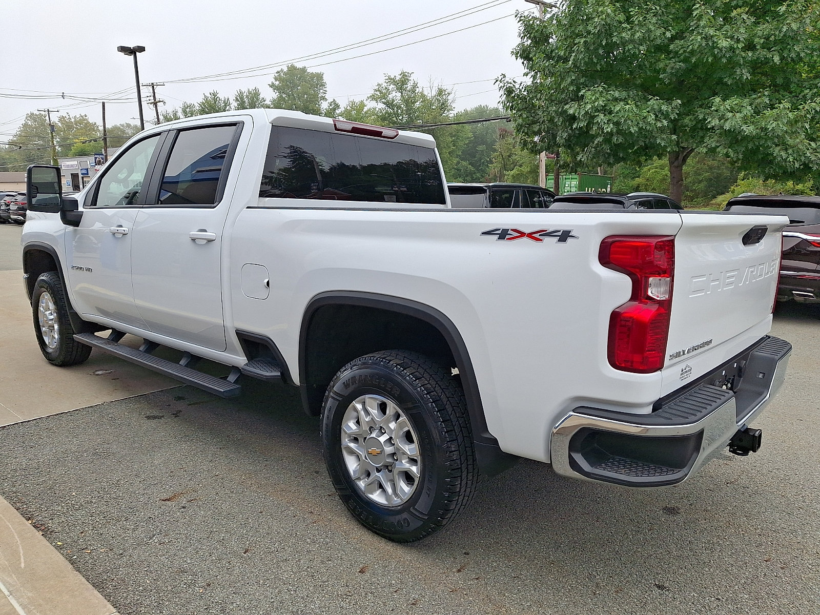 Used 2022 Chevrolet Silverado 2500 LT w/ Convenience Package AWD/4WD image 4