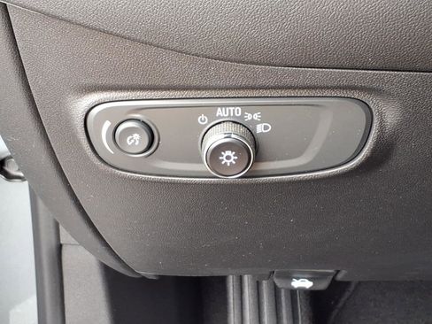 Used 2023 Chevrolet Equinox RS AWD/4WD image 22