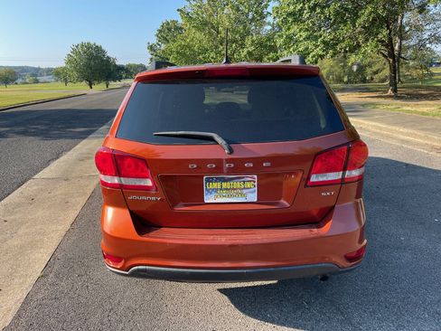 Used 2013 Dodge Journey SXT w/ Flexible Seating Group image 4