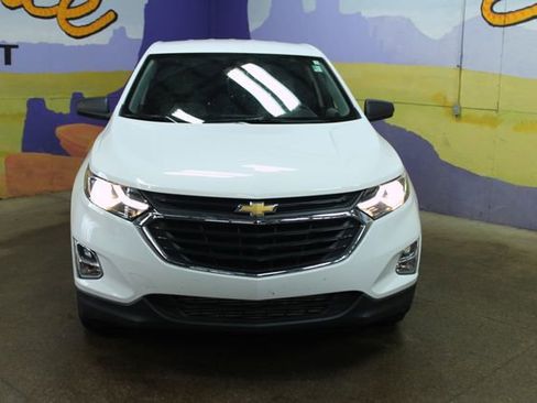 Used 2021 Chevrolet Equinox LS w/ LS Convenience Package image 3
