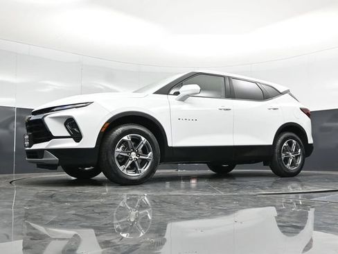 Used 2025 Chevrolet Blazer LT FWD image 59