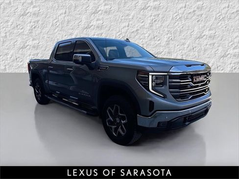 Used 2024 GMC Sierra 1500 SLT image 1