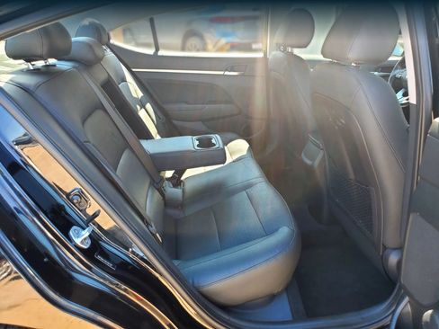 Used 2019 Hyundai Elantra Limited w/ Cargo Package FWD image 28