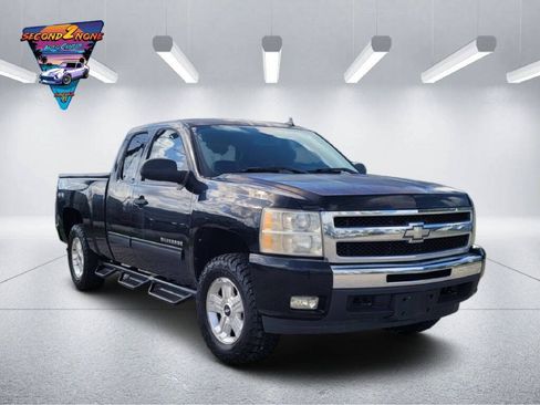 Used 2011 Chevrolet Silverado 1500 LT w/ All-Star Edition AWD/4WD image 2