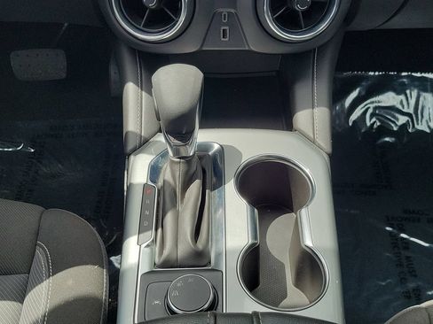 Used 2025 Chevrolet Blazer LT FWD image 21