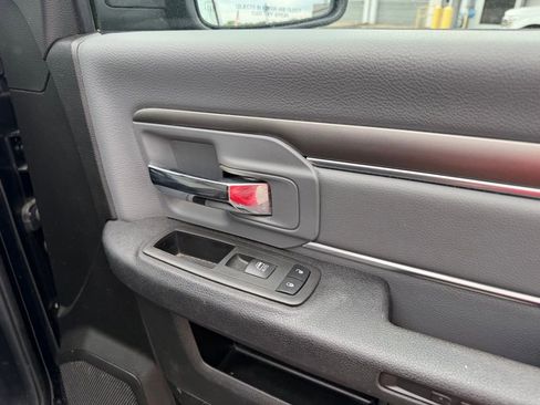 Used 2024 RAM 1500 Classic SLT AWD/4WD image 28