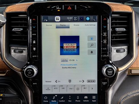 Used 2024 RAM 2500 Limited w/ Safety Group image 25