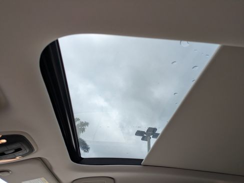 Used 2019 INFINITI QX50 Essential w/ Premium Heat Package image 21