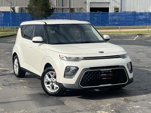 Used 2021 Kia Soul S FWD image 3
