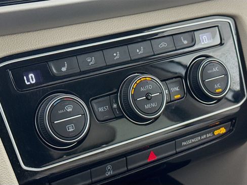 Certified 2023 Volkswagen Atlas SE AWD/4WD image 19