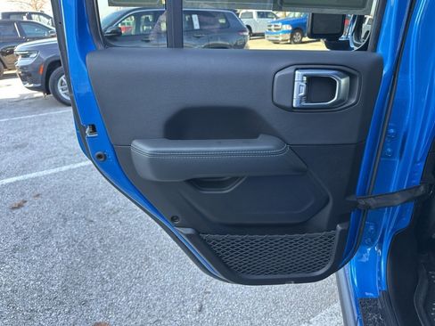 Used 2024 Jeep Wrangler Unlimited Rubicon 4xe image 40