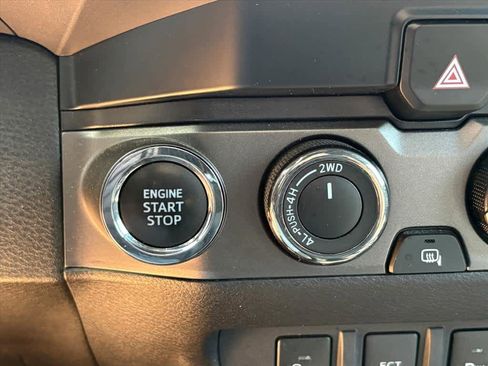 Used 2022 Toyota Tacoma TRD Sport w/ Technology Package AWD/4WD image 18