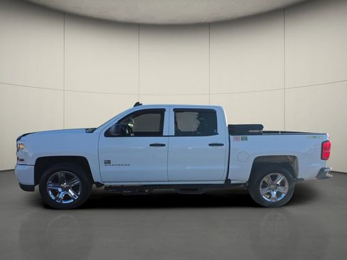 Used 2018 Chevrolet Silverado 1500 Custom w/ Custom Value Package image 4