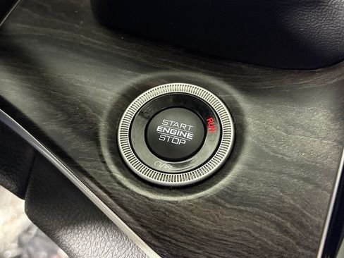 Used 2022 Jeep Grand Cherokee Limited RWD image 23