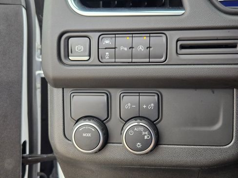 Certified 2023 Chevrolet Suburban Premier image 26