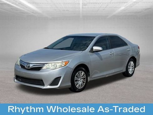 Used 2013 Toyota Camry LE FWD image 3