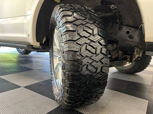 Used 2018 Ford F150 Platinum w/ Equipment Group 701A Luxury image 30