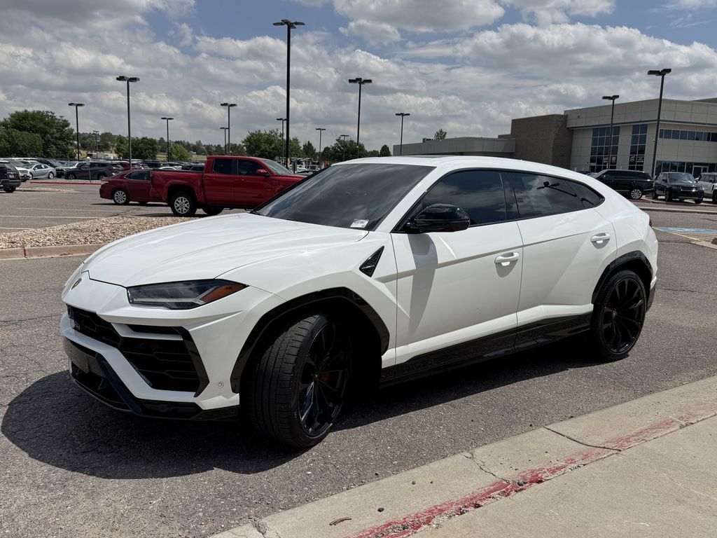 Used 2022 Lamborghini Urus AWD/4WD image 4