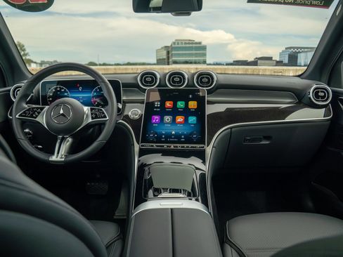 Certified 2026 Mercedes-Benz GLC 300 4MATIC image 18