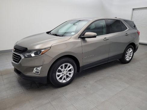 Used 2019 Chevrolet Equinox LT image 2