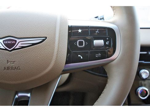 Used 2025 Genesis G80 2.5T image 19