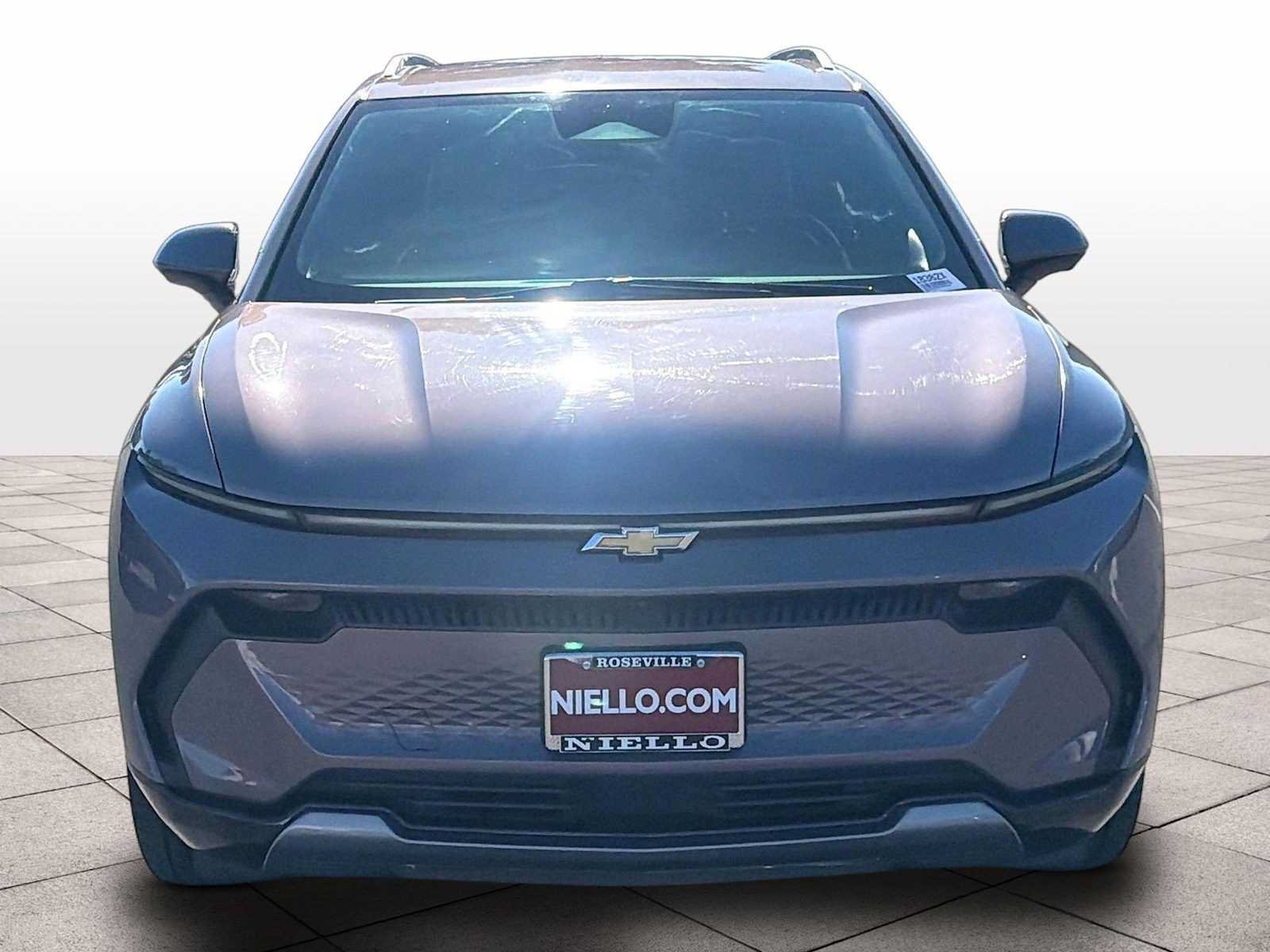 Used 2024 Chevrolet Equinox EV LT AWD/4WD image 3