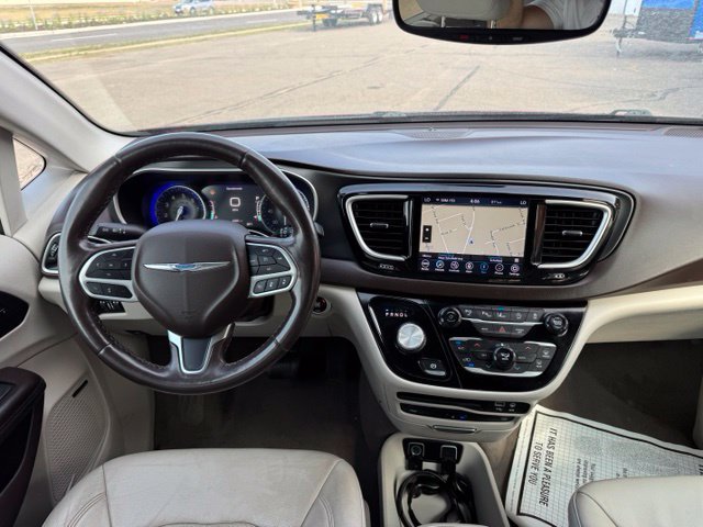 Used 2020 Chrysler Pacifica Touring-L Plus w/ Tire & Wheel Group FWD image 18